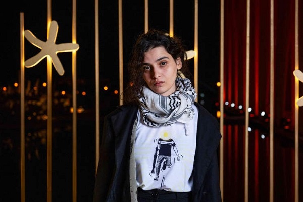 الممثلة منال عيسى تدعم فلسطين في مهرجان الجونة السينمائي